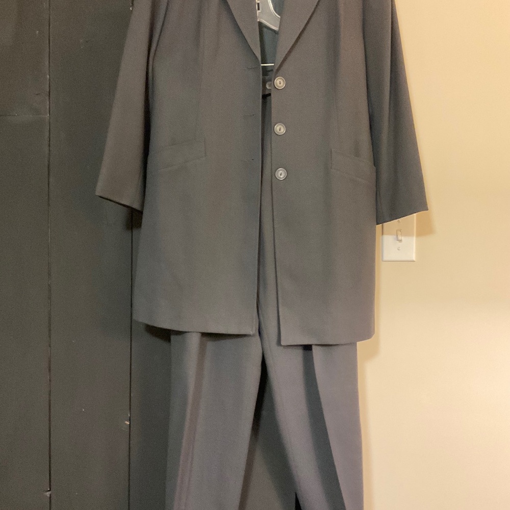 D’oraz wide leg trouser suit charcoal grey size 8